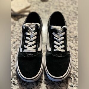 Women’s Vans Low Top